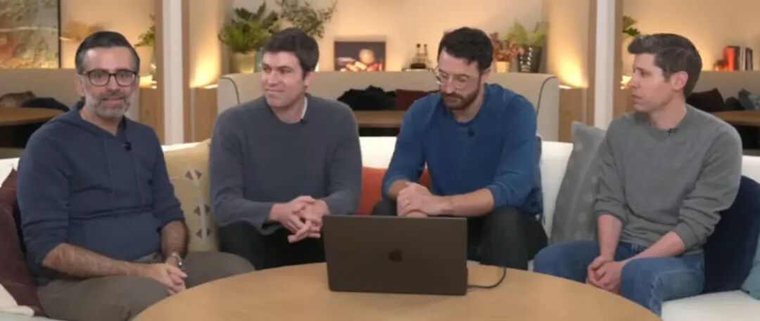 OpenAI Atlas开发团队成员合影，从左到右：本·古德格、亚当·弗莱、瑞安·奥鲁克、山姆·奥特曼