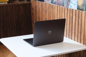 微软Surface Laptop 7th Edition (13.8英寸)