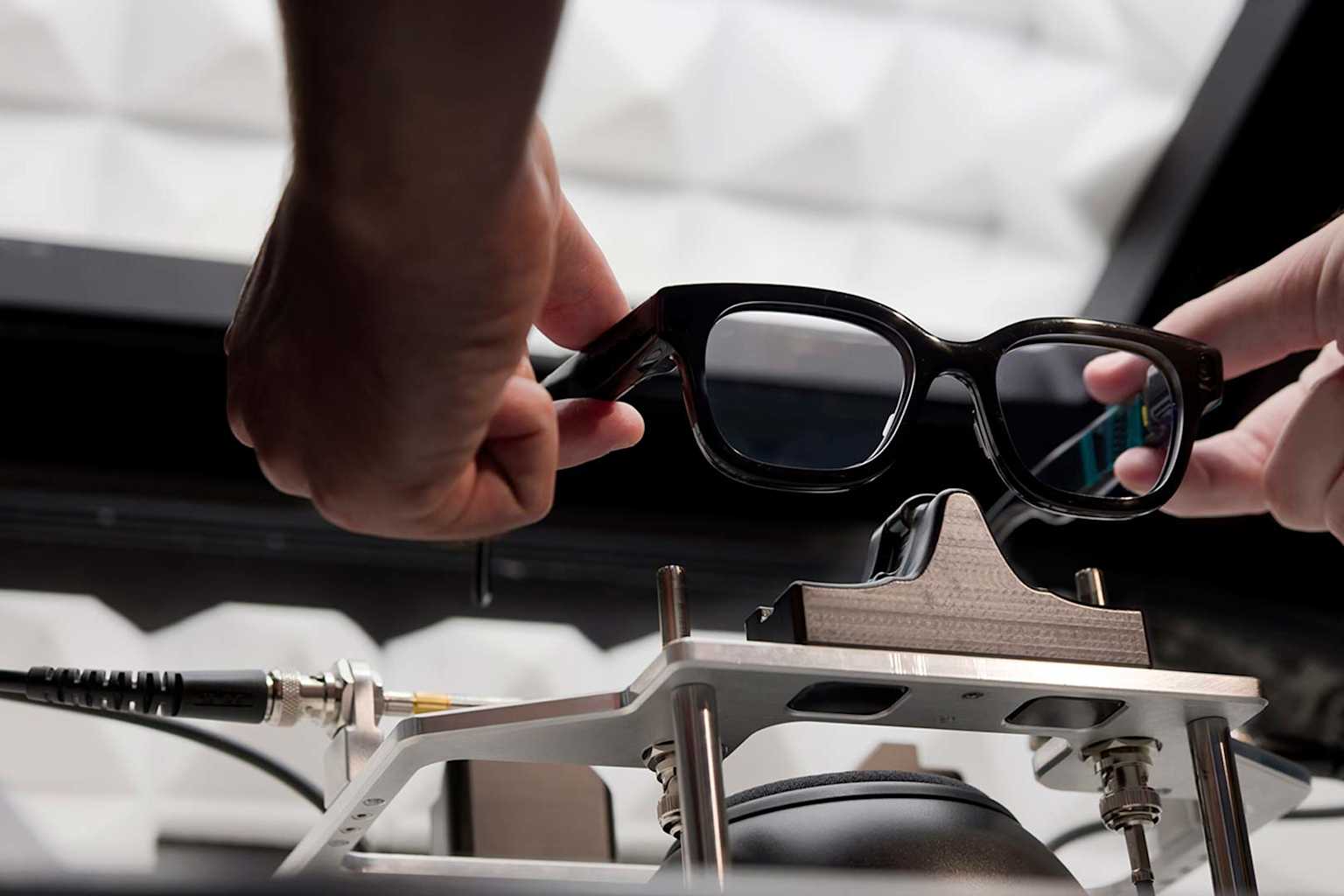 谷歌与Magic Leap联手发布Android XR眼镜原型：未来AR新篇章