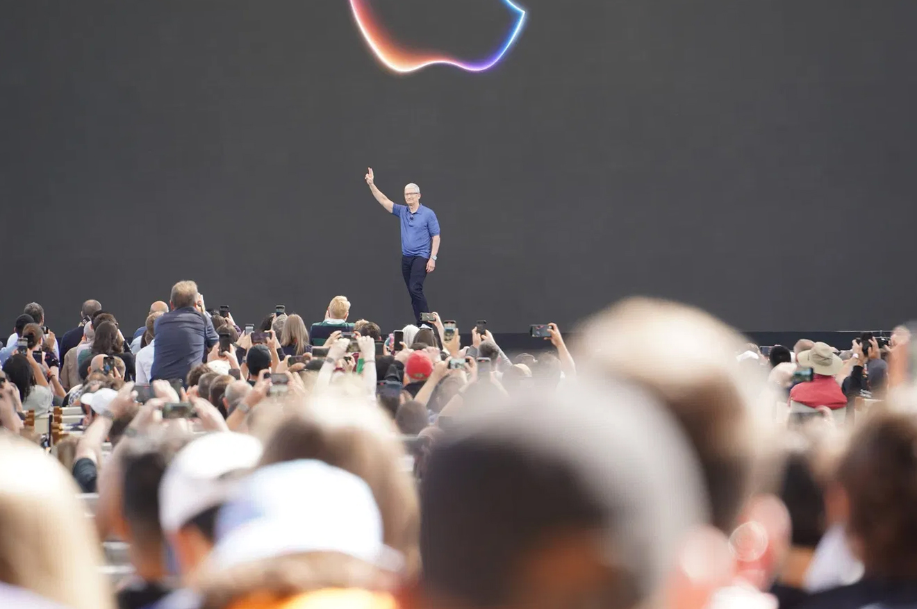 蒂姆·库克在WWDC大会上的照片